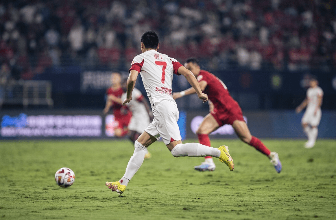 游泳热身赛上演强强对话,天山貔貅队强势横扫剑门灰熊队,多点开花奏效;外援联手发威  游泳热身赛上演强强对话,天山貔貅队强势横扫剑门灰熊队,多点开花奏效;外援联手发威